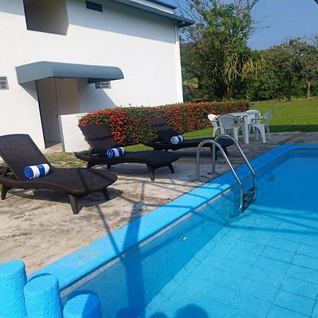 Hotel Los Leones Palenque Exterior photo