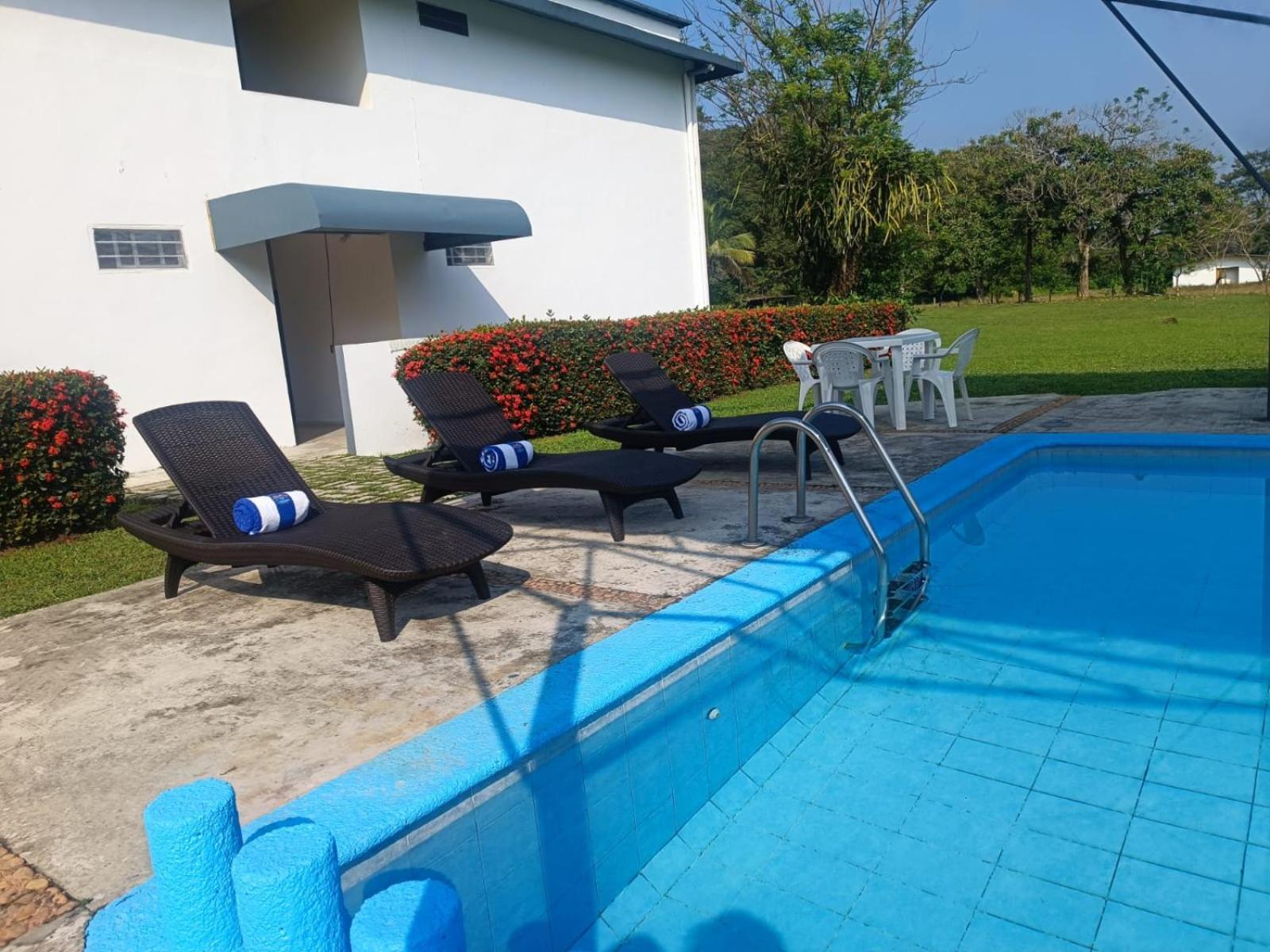 Hotel Los Leones Palenque Exterior photo